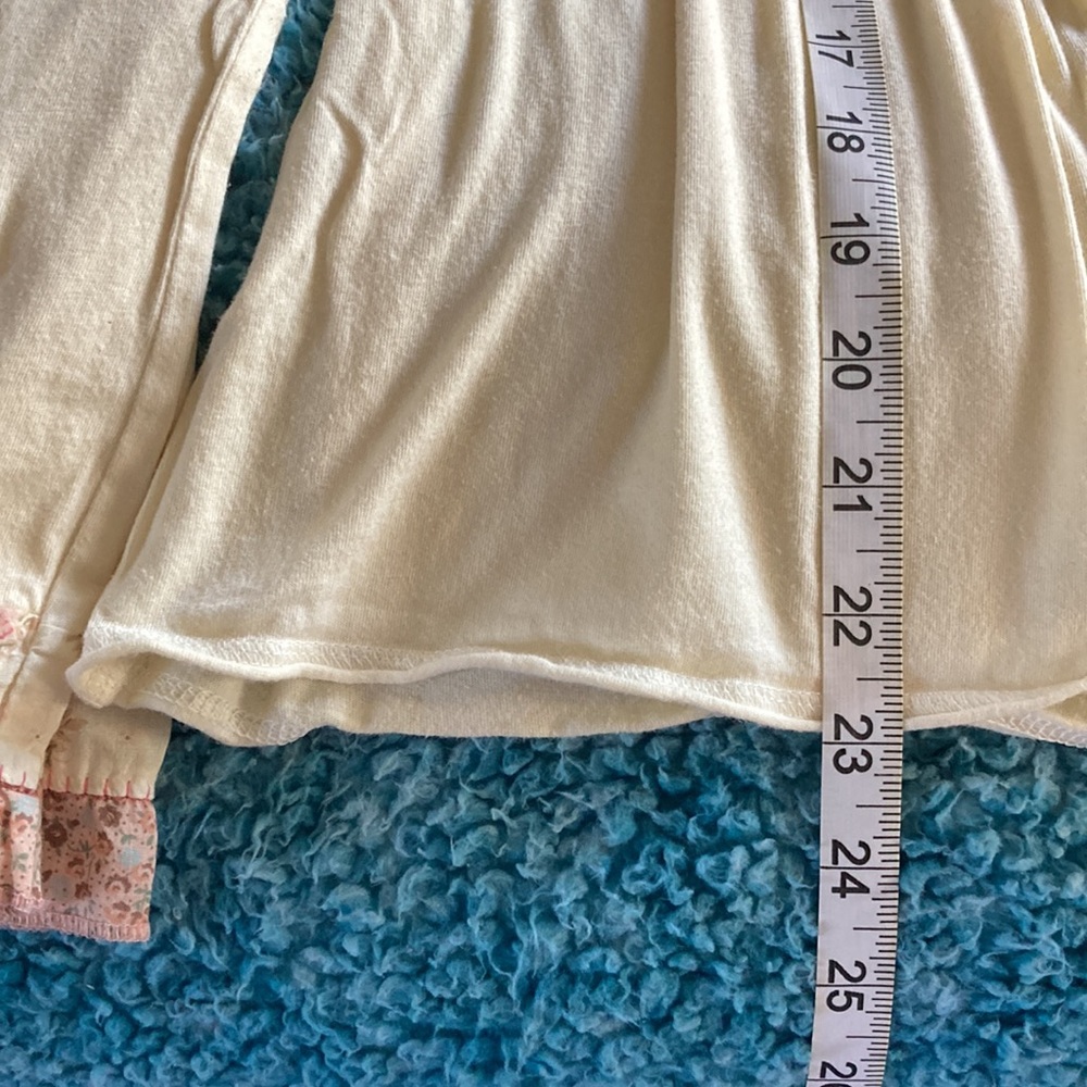 Old Navy - XL long sleeve cream shirt with flowers - Picture 10 of 10